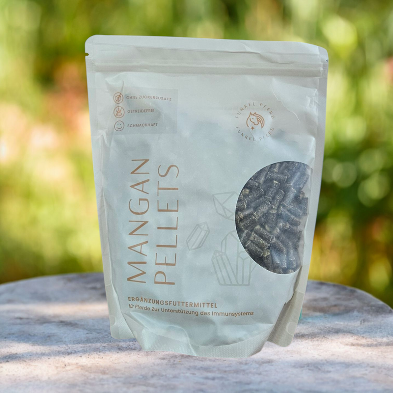 Mangan Pellets für Pferde in einem wiederverschließbaren Beutel aus Monokunststoff