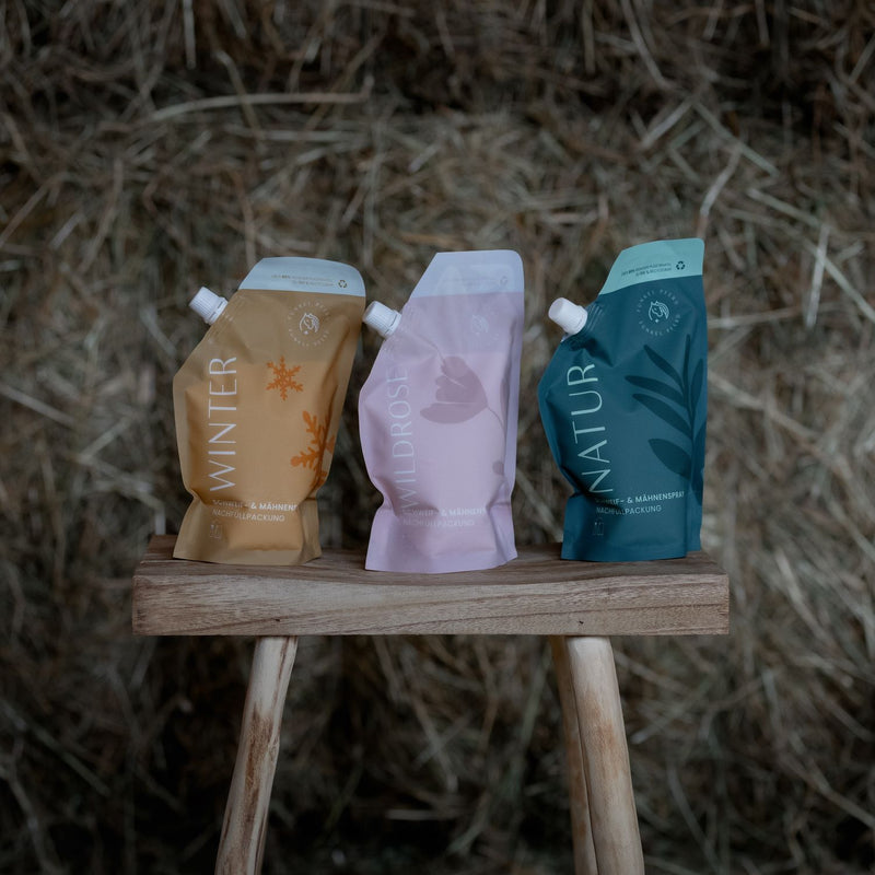 Drei Nachfüllbeutel Mähnenspray mit Duft Natur, Wildrose und Winter