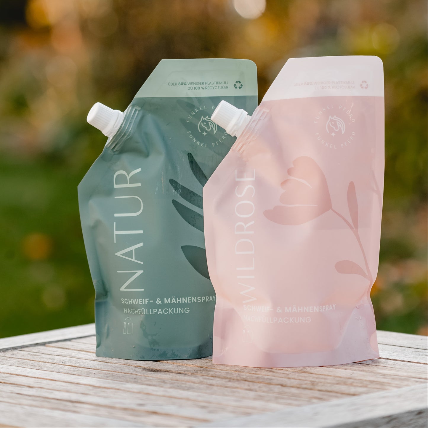 Zwei Nachfüllbeutel Mähnenspray Natur- und Wildrosenduft